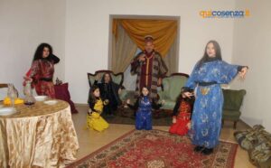 Il Presepe Vivente di Carolei incanta migliaia di visitatori: un abbraccio tra fede, storia e comunità 53 Presepe Vivente di Carolei 8