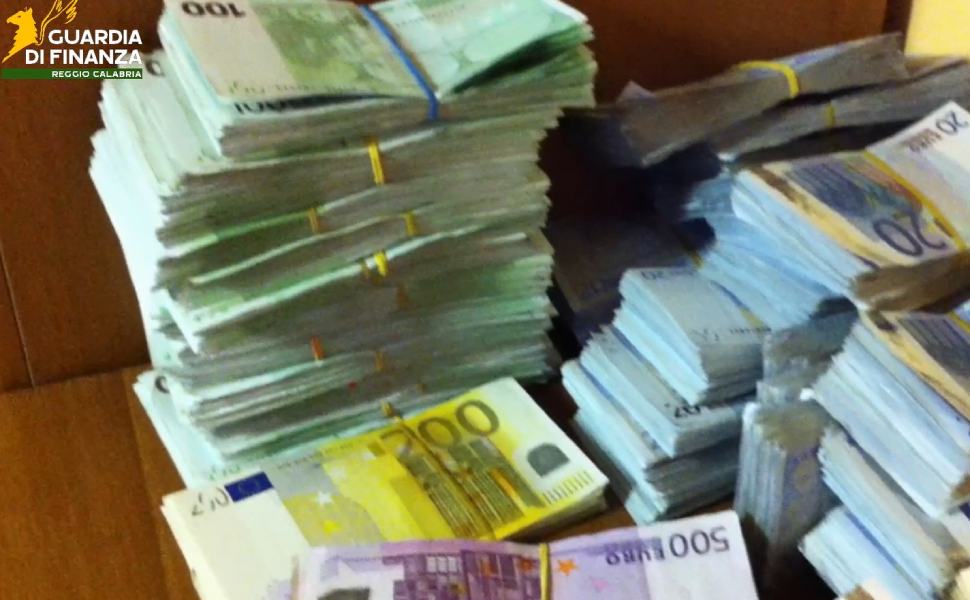 Proventi narcotraffico Eureka sequestro GdF 02