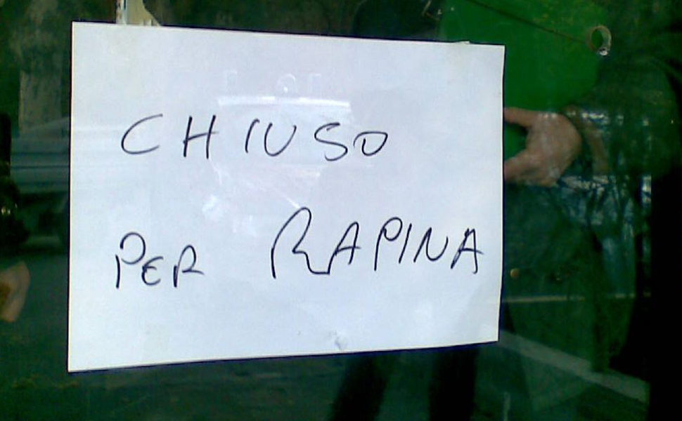 Allarme rapine: assalti e furti scuotono la Calabria nel periodo natalizio, 4 episodi in poche ore 52 Rapine - chiuso per rapina