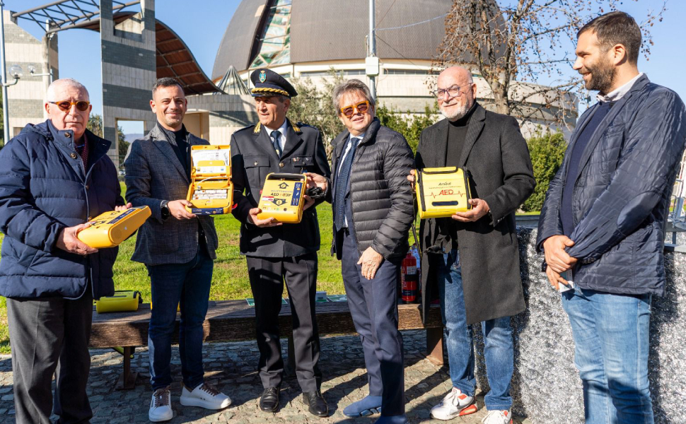 Rotary Rende defibrillatori estintori polizia municipale