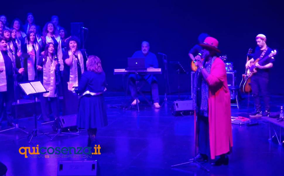 TAU - Eric B Turner - Elisa Brown - Come Shine Gospel Choir 01