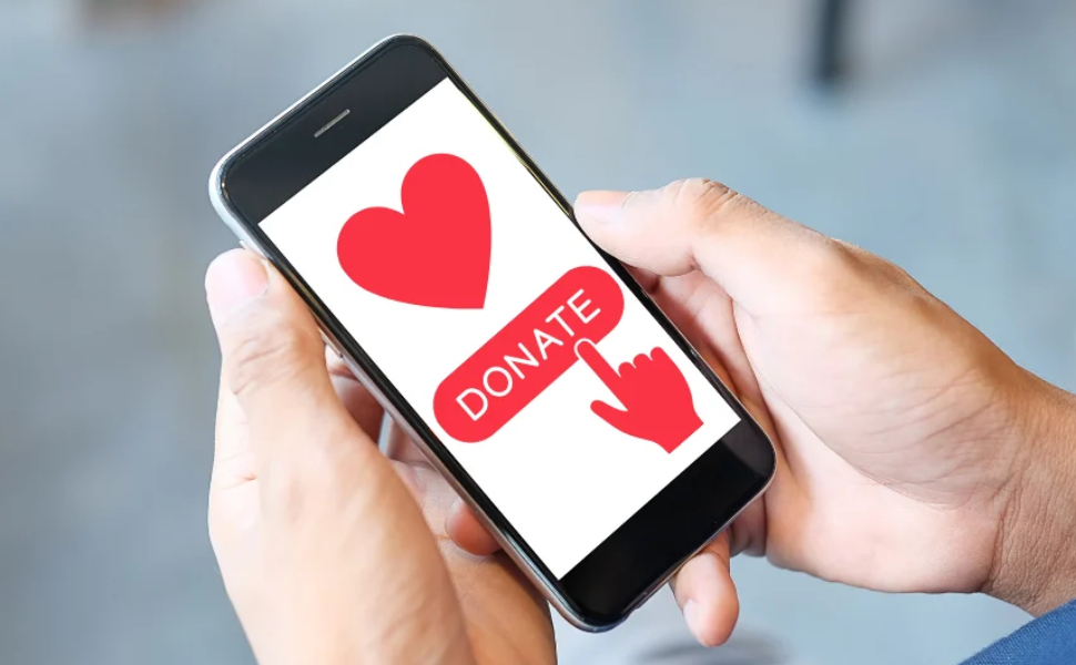 Beneficenza schiacciata dalla crisi: 49% degli italiani non si fida di ONG e fondazioni ma è più informato 52 beneficenza