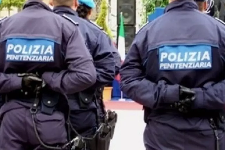 carcere-minorile_rivolta_catanzaro_polizia