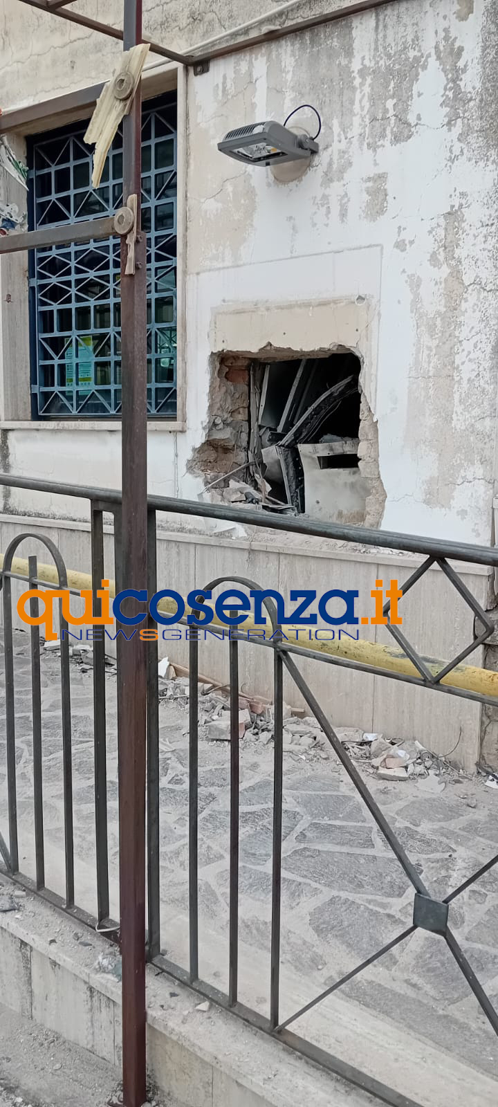 Assalto al Postamat di San Marco Argentano: è il quarto colpo in pochi giorni nel Cosentino 53 postamat san marco assalto poste 04