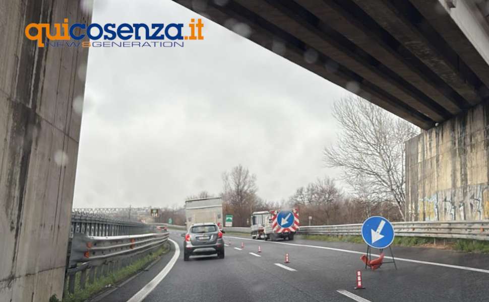 A2 restringimento traffico direzione sud Cosenza nord 02
