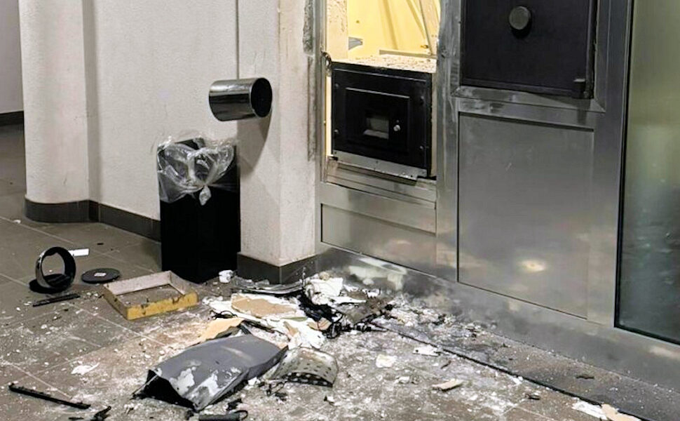 Bancomat Santo Stefano di Rogliano assalto