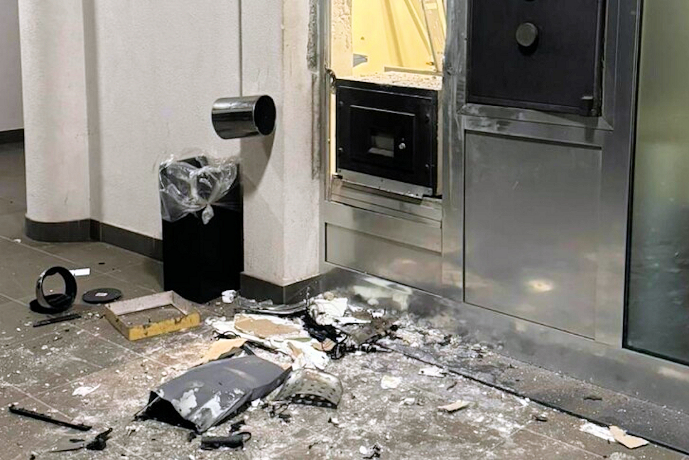 Bancomat Santo Stefano di Rogliano assalto