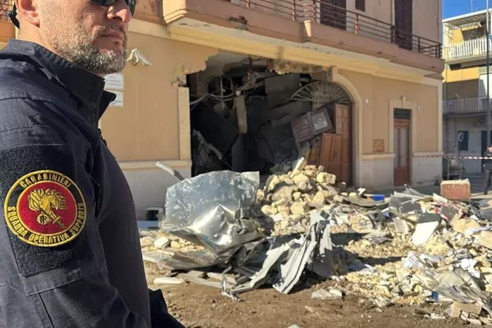 Assalto agli sportelli bancomat. Sgominata banda della marmotta, tutti giovani tra i 20 e i 26 anni 51 Banda della Marmotta. Assalto ATM