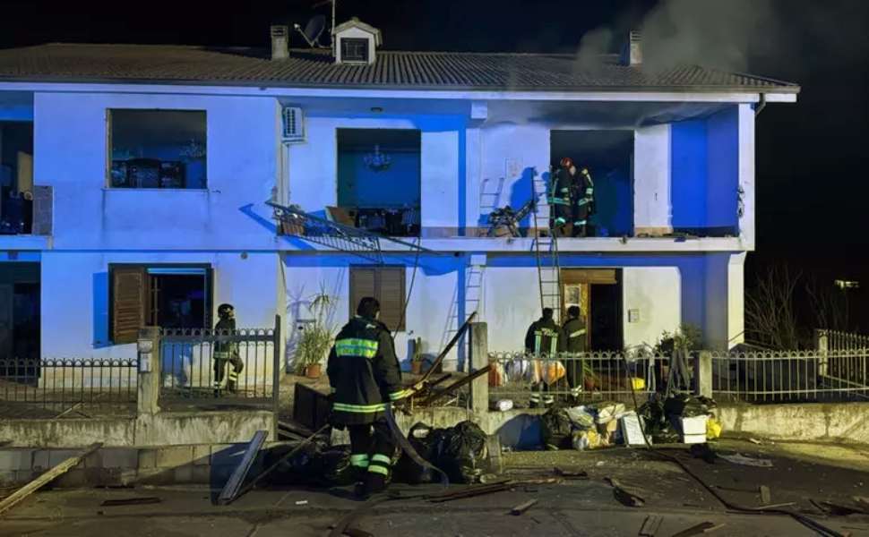 Bisignano bombola gas esplosione