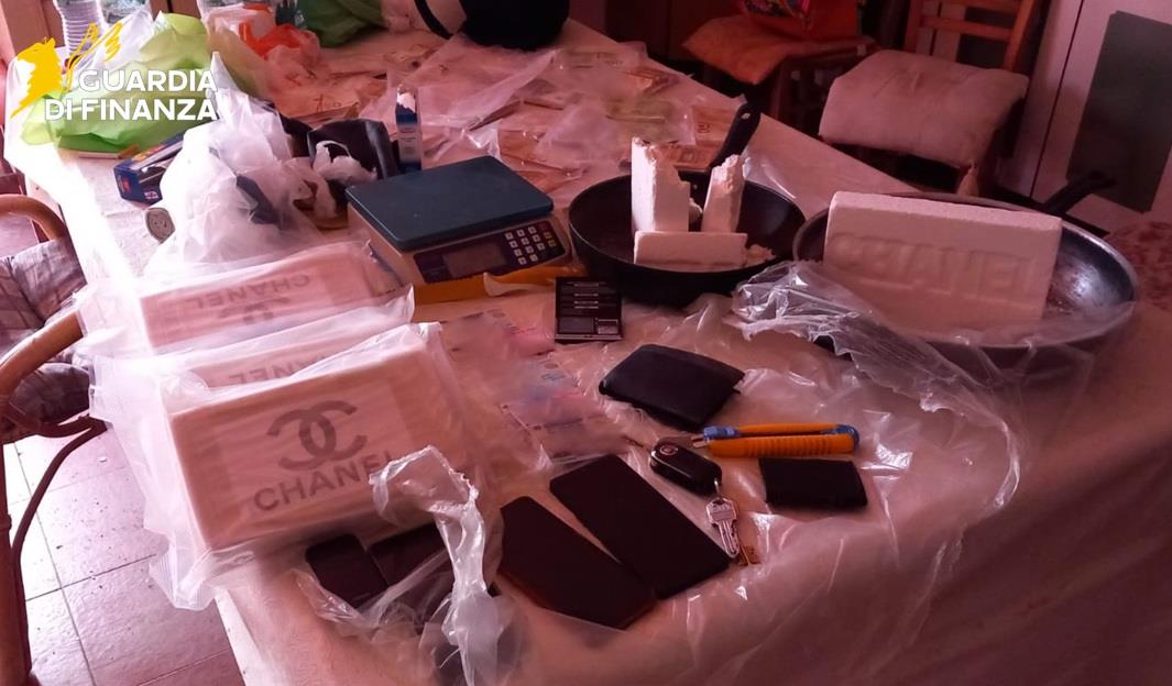 Cetraro, maxi operazione antidroga “Tabula Rasa”: 5 arresti e oltre 6 chili di stupefacenti sequestrati 51 maxi operazione antidroga “Tabula Rasa”