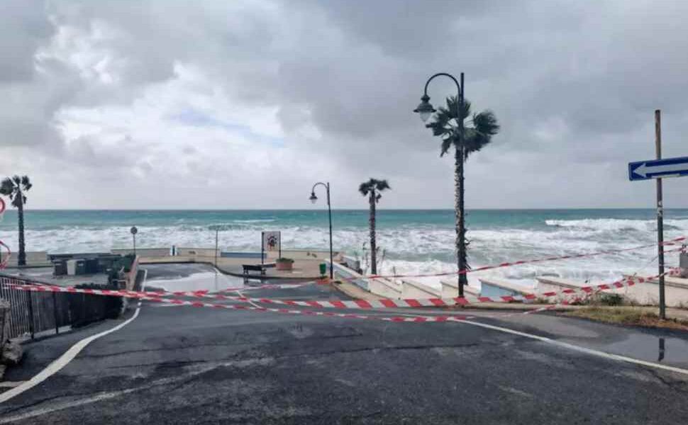 Fuscaldo_lungomare-chiuso_allerta-meteo