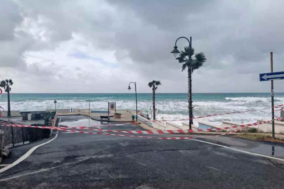 Fuscaldo_lungomare-chiuso_allerta-meteo