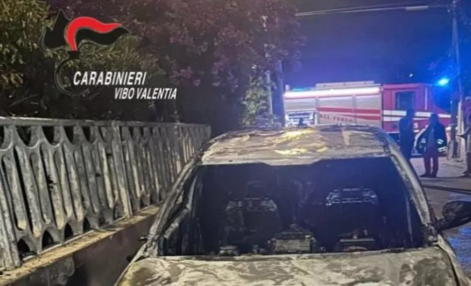 Incendio-auto-dirigente-comunale Avvisi orali