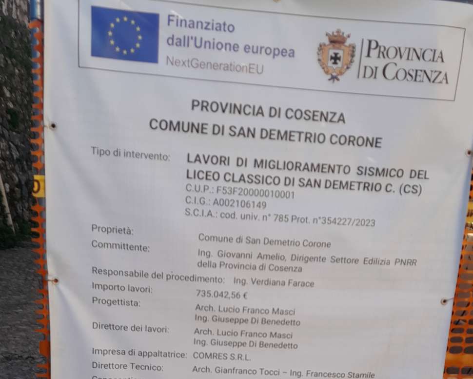 Liceo di San Demetrio, gli studenti segnalano: «freddo, odori insopportabili e lavori fermi» 52 Lavori liceo classico san demetrio 02