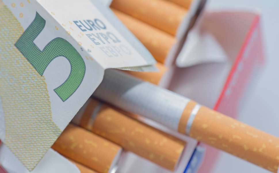 Lotta Tabagismo aumento 5 euro raccolta firme 01