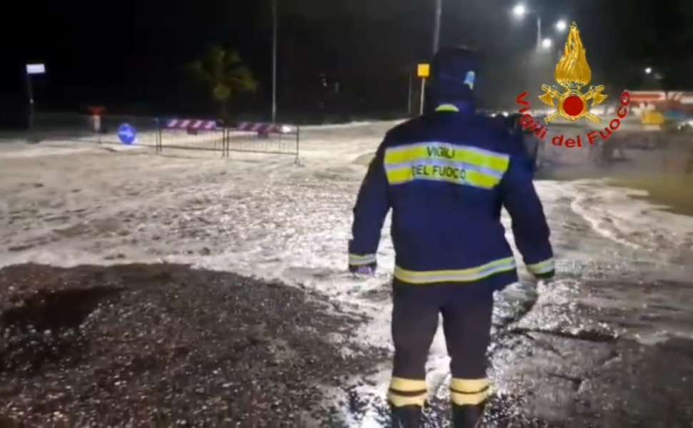 Maltempo Calabria Ciclone Harry - vigili del fuoco catanzaro lido