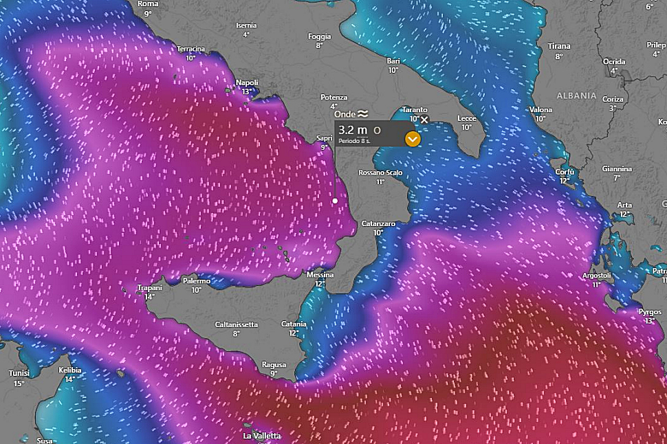 Maltempo: venti di burrasca a 100 Km/h e onde alte 3,5 metri sul Tirreno cosentino. Chiuso lungomare a Fuscaldo 53 Onde alte tirreno Cosentino vento di burrasca