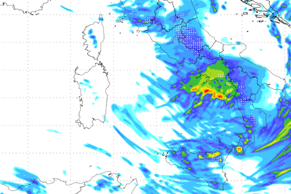 Maltempo: venti di burrasca a 100 Km/h e onde alte 3,5 metri sul Tirreno cosentino. Chiuso lungomare a Fuscaldo 52 Pioggia Calabria maltempo