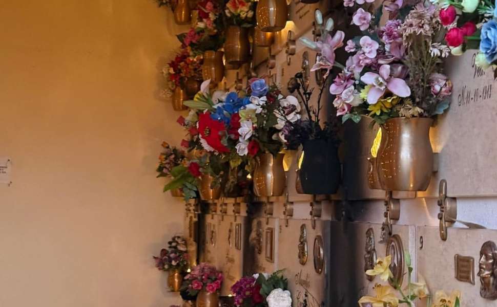 Raid incendiario cimitero