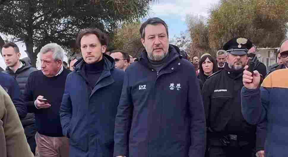 Salvini nelle zone colpite dal ciclone Harry: «Nessun euro sarà tolto alla Calabria» 52 Salvini Calabria