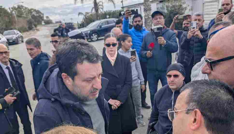 Salvini nelle zone colpite dal ciclone Harry: «Nessun euro sarà tolto alla Calabria» 53 Salvini Calabria