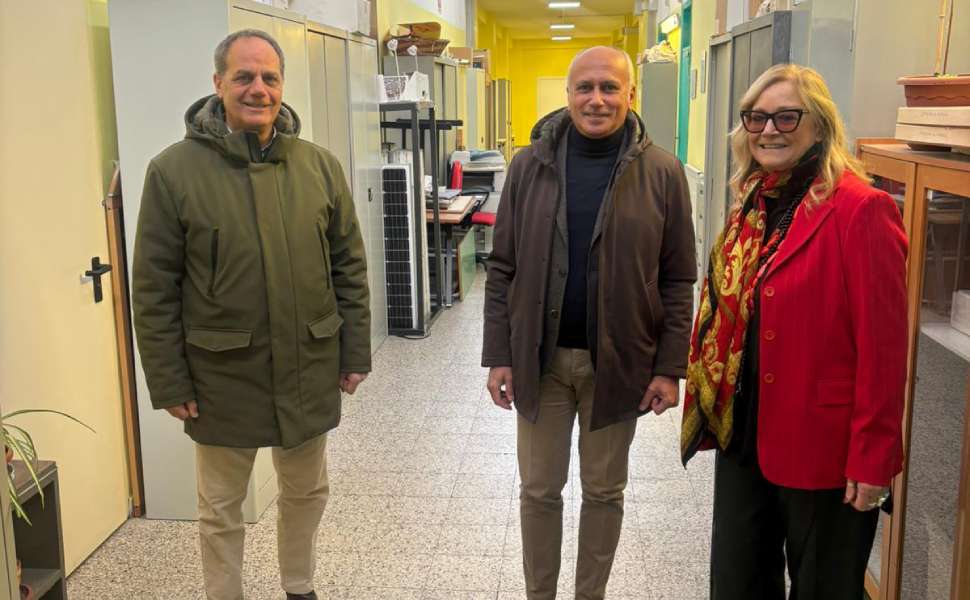 Cosenza: consegnate le nuove aule della scuola “Roberta Lanzino” di via Negroni 52 Sindaco scuola via Negroni nuove aule 01