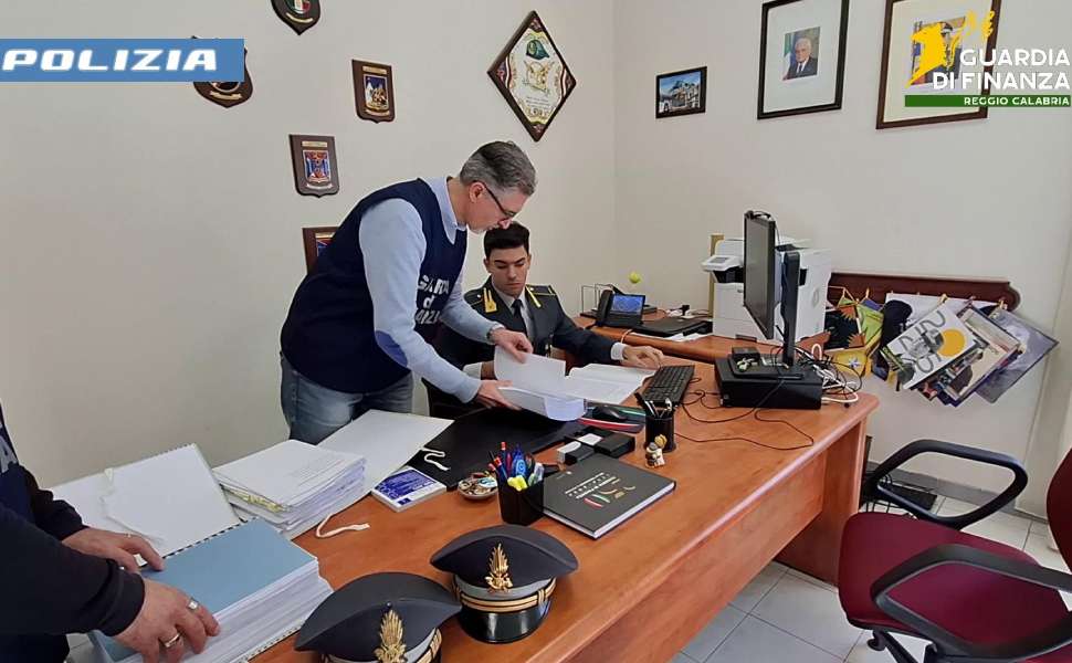 «Se denunci ti affogo», così terrorizzavano due famiglie: 6 arresti per usura ed estorsione 52 Usura estorsione Guardia finanza e polizia 01