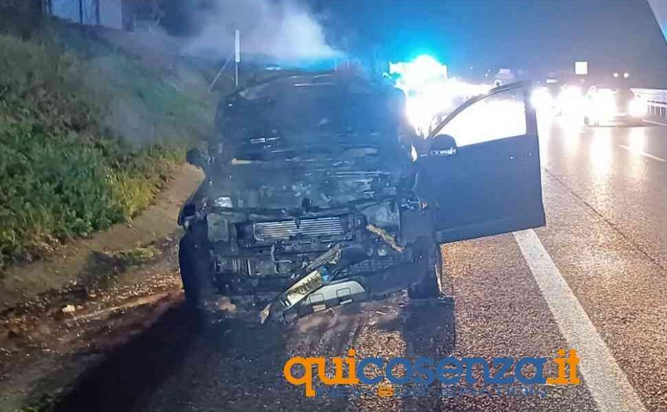 a2-auto-fiamme-cosenza