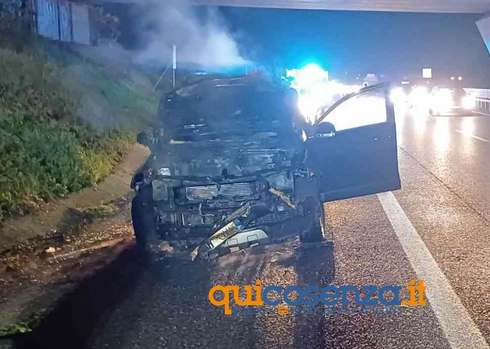 a2-auto-fiamme-cosenza