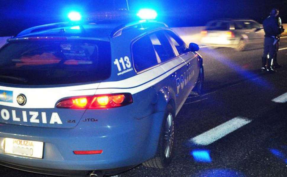 auto contromano a2 polizia stradale