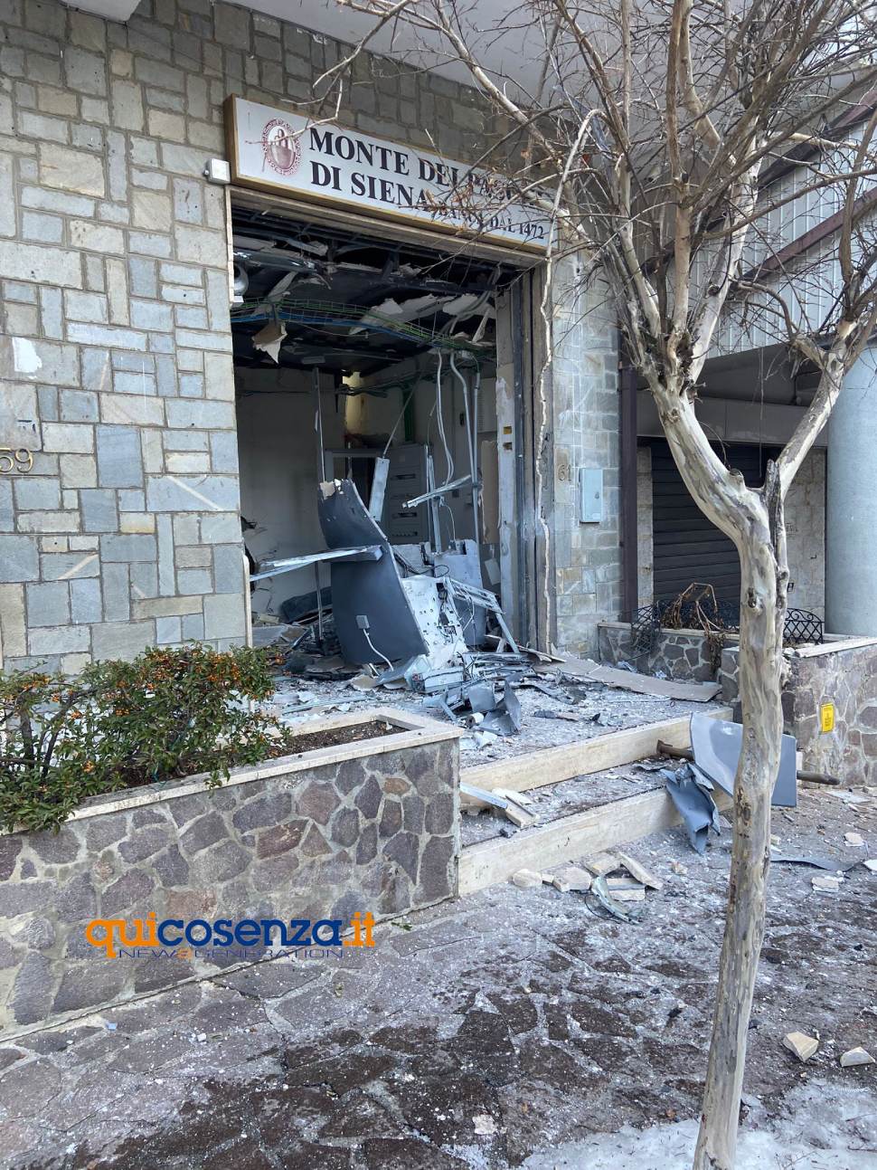 bancomat camigliatello silano 02