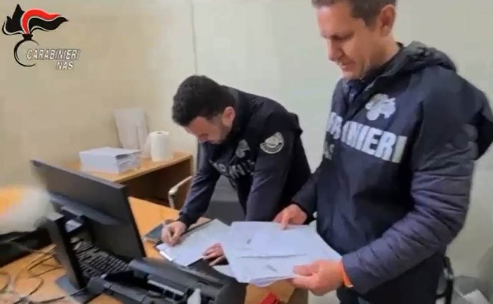 Truffa ai danni del Servizio sanitario: bombole di gas medicale mai consegnate, 12 misure cautelari 51 carabinieri Nas Reggio truffa