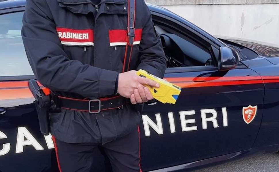 carabinieri rossano taser 02