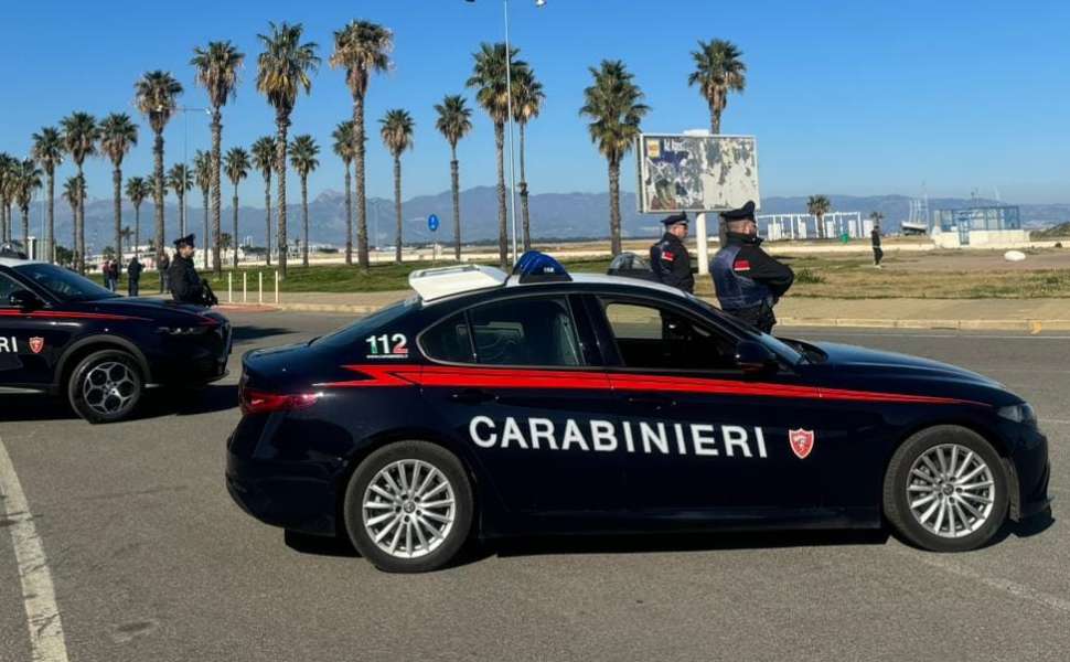 corigliano rossano schiavonea carabinieri rapina bar