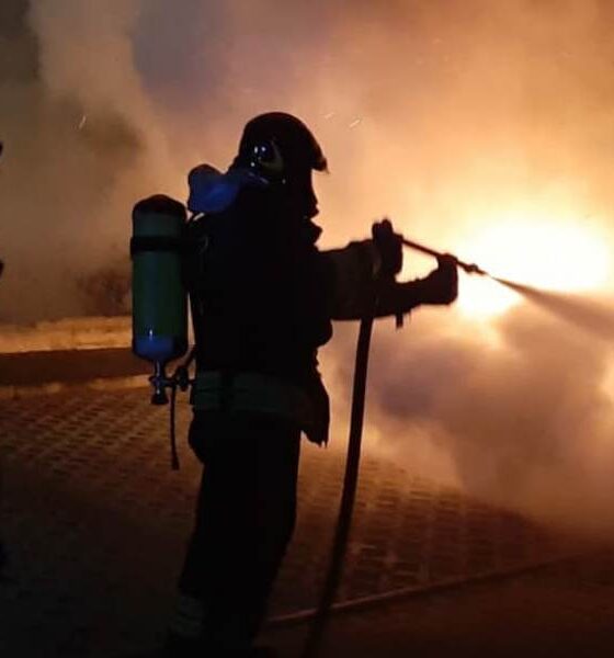 Paura a San Nicola Arcella: auto distrutta dalle fiamme, indagano i carabinieri 56 san nicola arcella auto fiamme