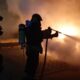 fiamme incendio auto vigili fuoco