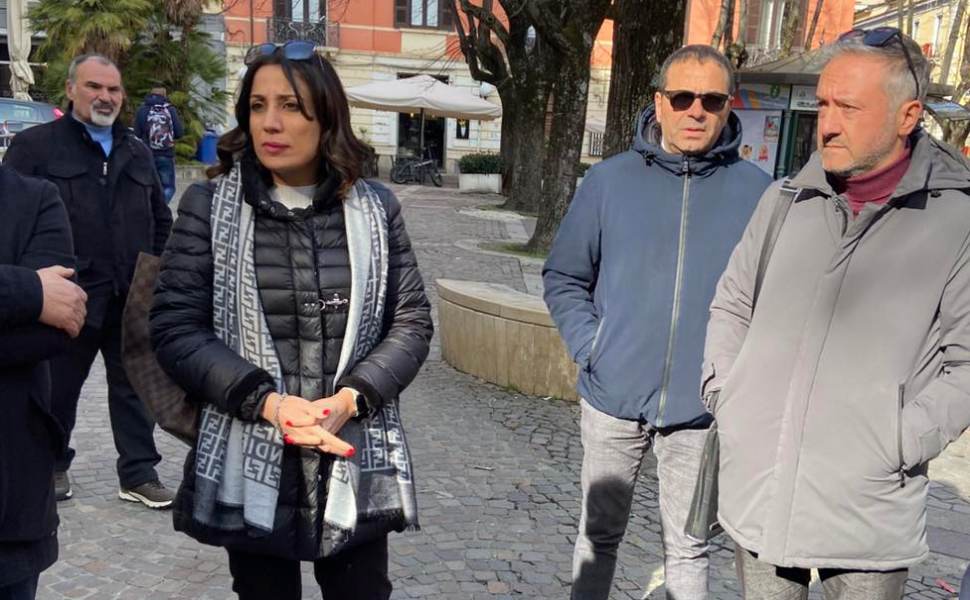 longobucco protesta cosenza prefettura - on Scutellà