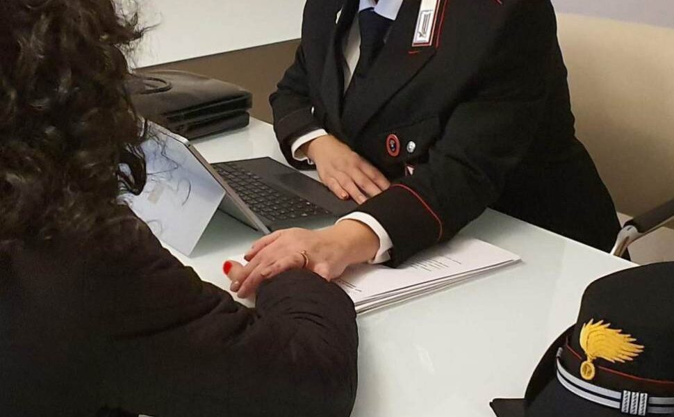 violenza incinta bagagliaio marito processo