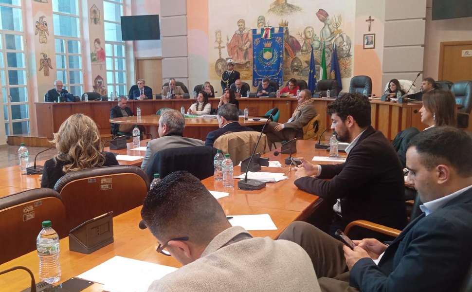 Consiglio comunale di Cosenza, 10 punti chiave in agenda: tra stadio, tributi e parcheggi 52 Consiglio comunale Cosenza 24 febb 2026 03