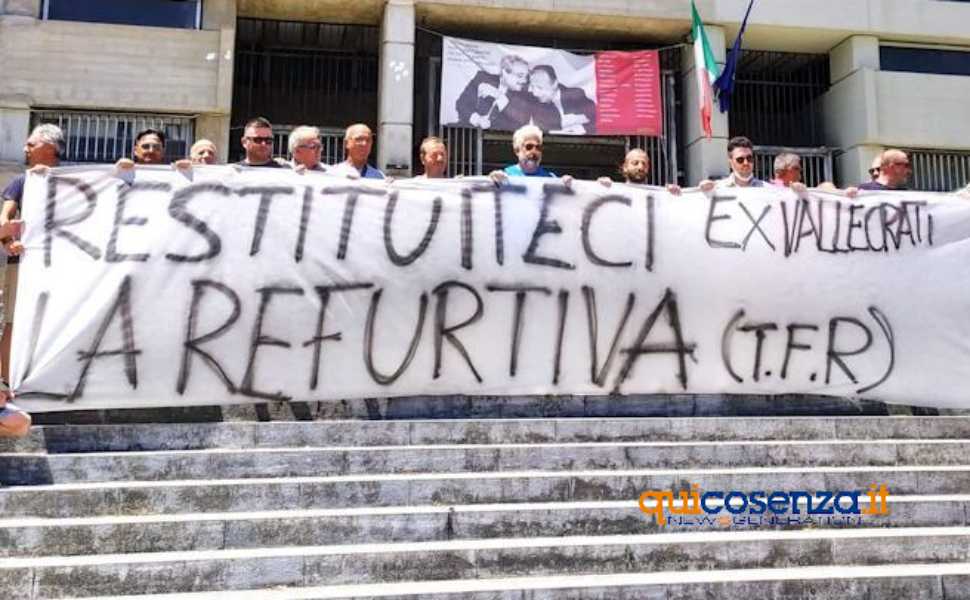 Cosenza: Valle Crati, da 15 anni in attesa del saldo del TFR. Circa 450 lavoratori senza risposte 51 Ex Valle Crati TFR