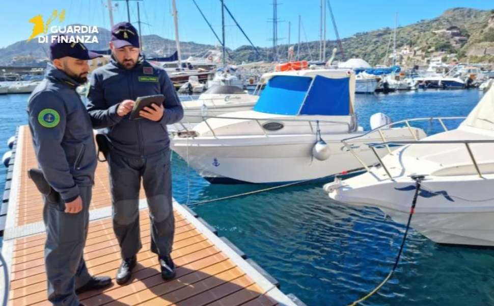 Guardia di finanza mare nautica da diporto 02