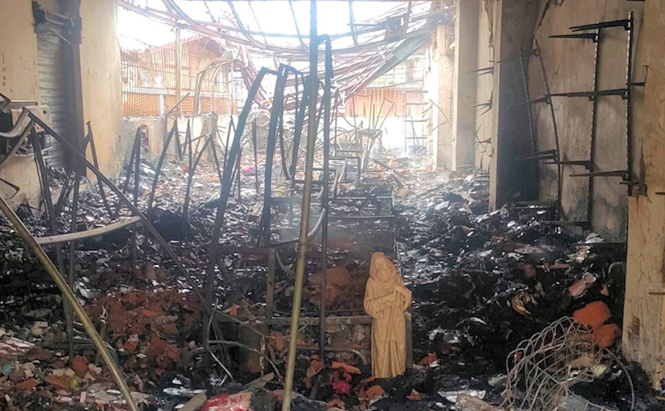 Incendio negozio soveria mannelli