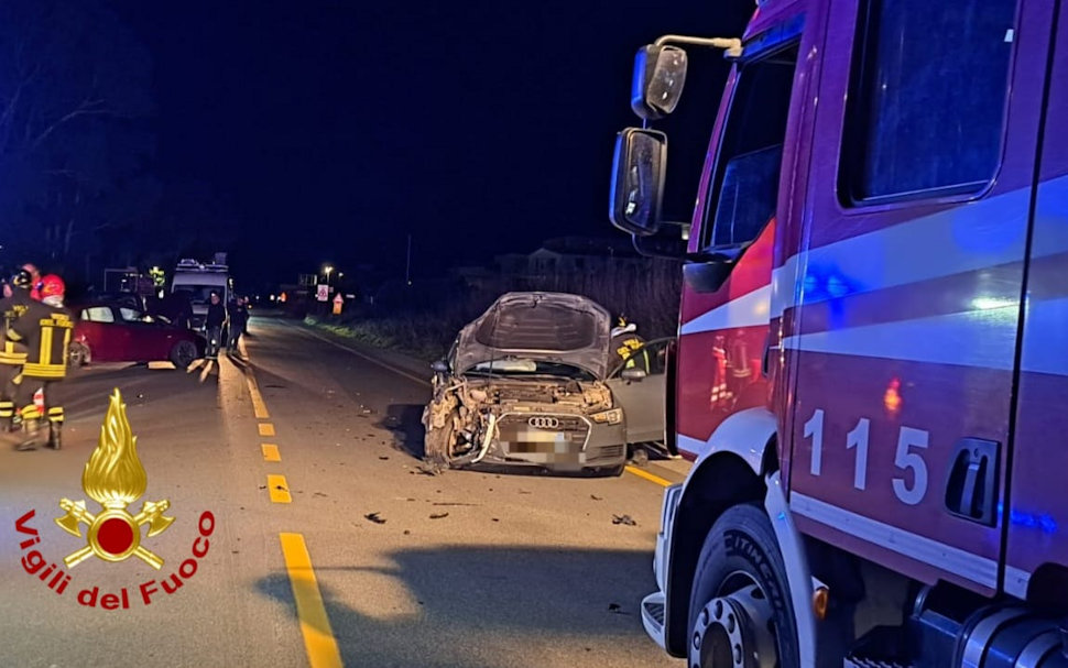 Incidente 106_01 Scontro tra due auto