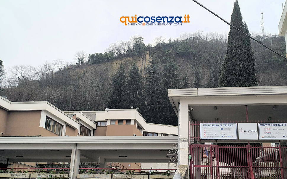 Cosenza, "Nessun pericolo imminente di frana sopra il liceo Telesio. Scuola domani regolarmente aperta" 52 Liceo Telesio frana via siniscalchi