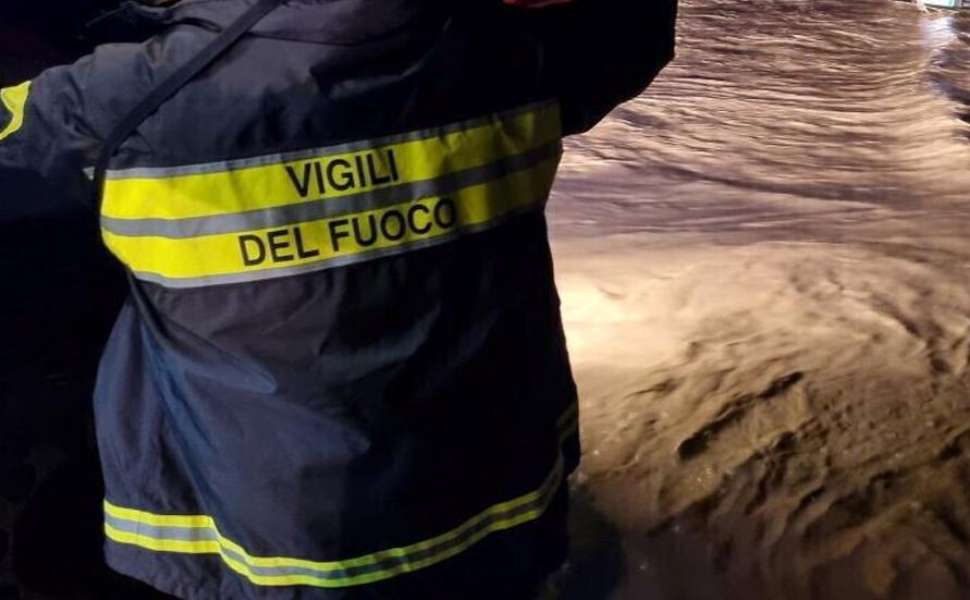 Maltempo calabria vigili del fuoco