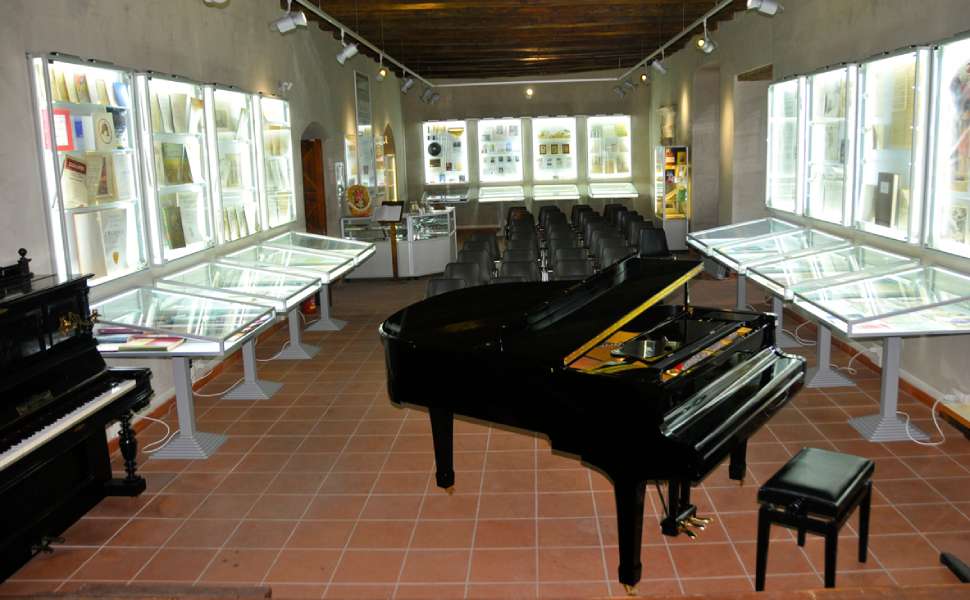 Montalto Uffugo, donazione di eccezionale valore al Museo Leoncavallo: spartiti originali e manifesti d’epoca 53 Montalto Uffugo museo Leoncavallo 01