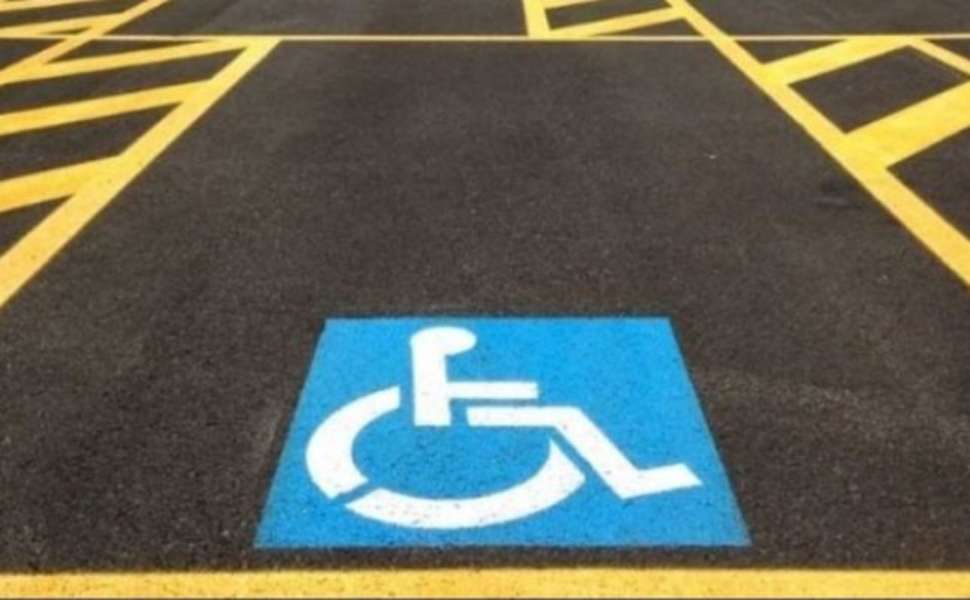 Parcheggio disabili stancati rende