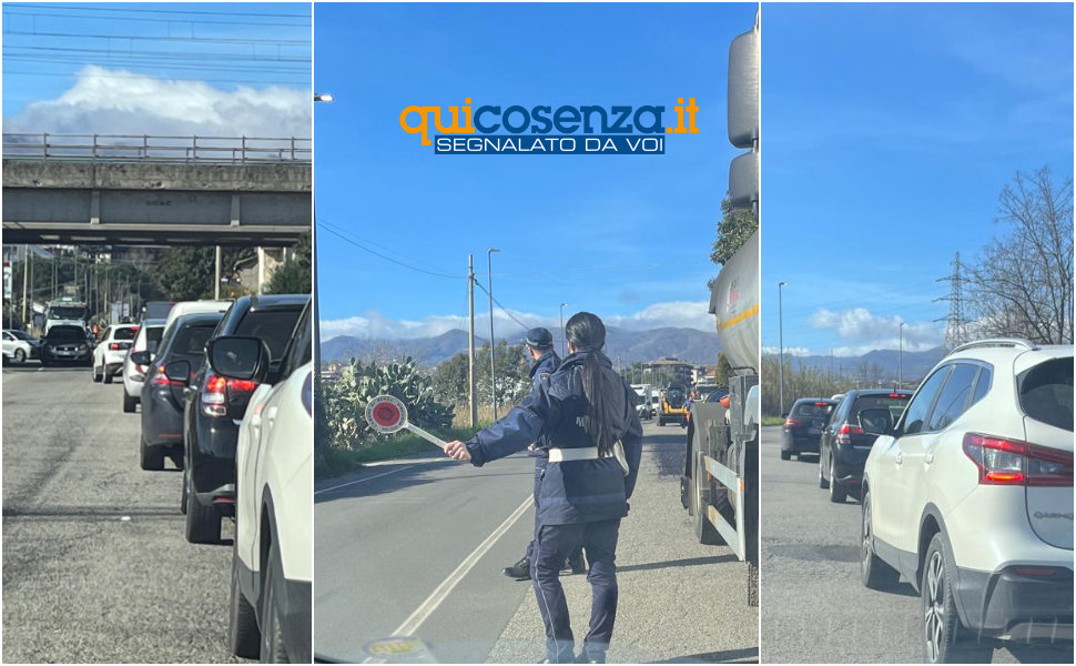 Rende, lunghe code dalla zona industriale fino a Santa Chiara. In corso lavori di bitumazione 77 Rende Bitumazione Via Salerno