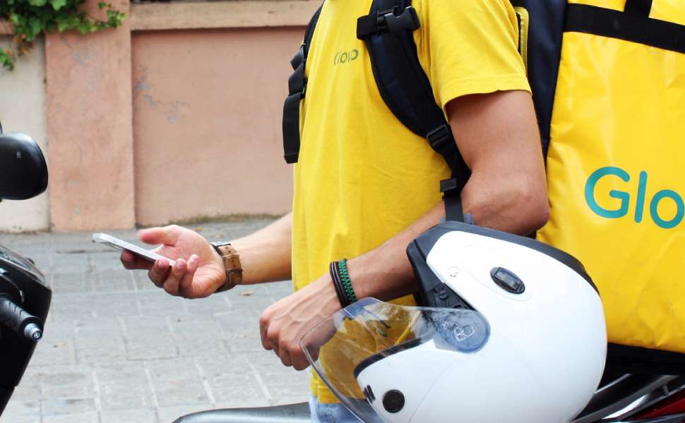 Inchiesta su Glovo, 40mila rider sfruttati: 2,5 euro a consegna «paghe sotto la soglia di povertà» 52 Rider Glovo 01
