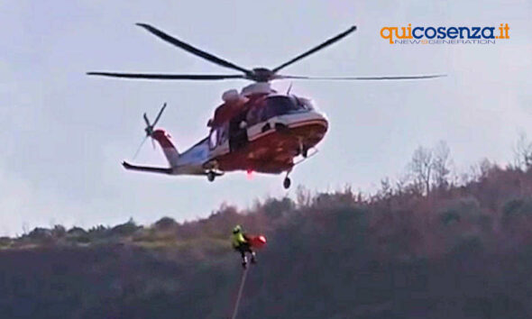 Vigili del fuoco evacuazione elicottero